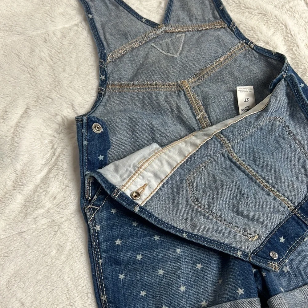 Oshkosh B’gosh Kid’s Blue Denim with White Stars Overall Shorts Shortalls -Sz 2T